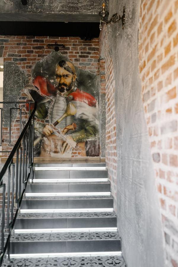 Hotel Dynasty Kamyanets-Podilski Dış mekan fotoğraf