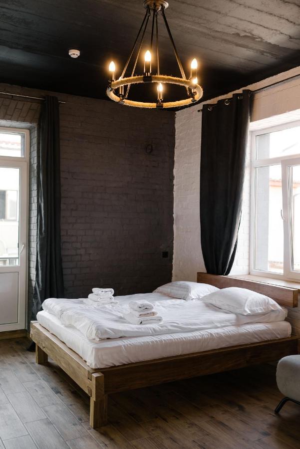 Hotel Dynasty Kamyanets-Podilski Dış mekan fotoğraf