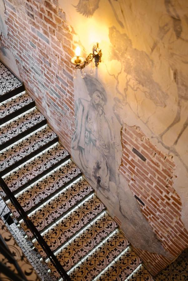 Hotel Dynasty Kamyanets-Podilski Dış mekan fotoğraf
