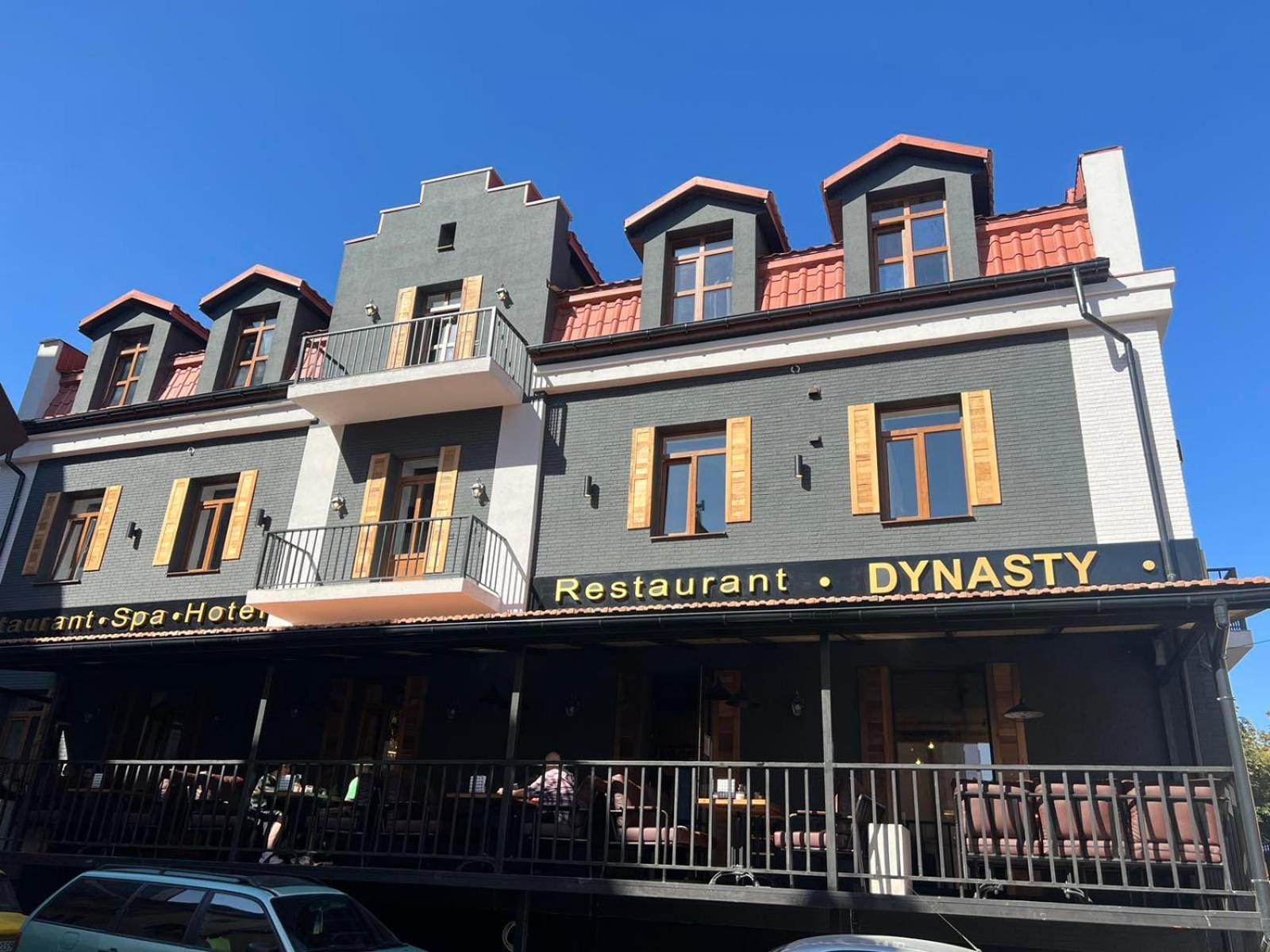 Hotel Dynasty Kamyanets-Podilski Dış mekan fotoğraf
