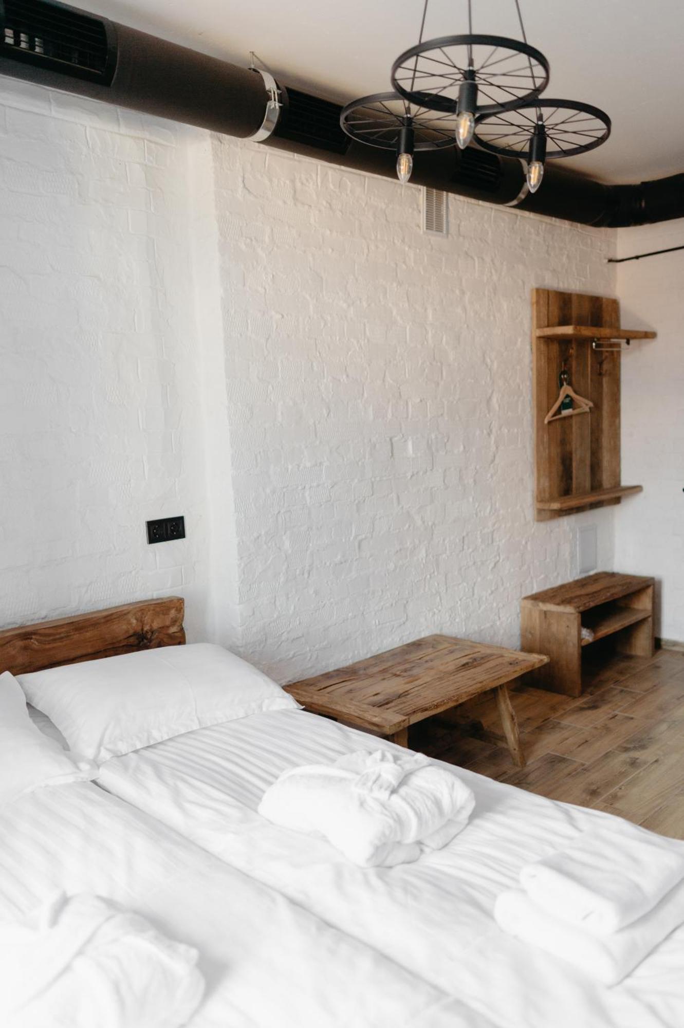 Hotel Dynasty Kamyanets-Podilski Dış mekan fotoğraf